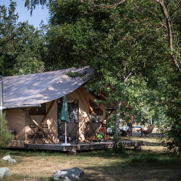 Huttopia Bourg St Maurice - Tente de Trappeur (5 Personnes) - 2