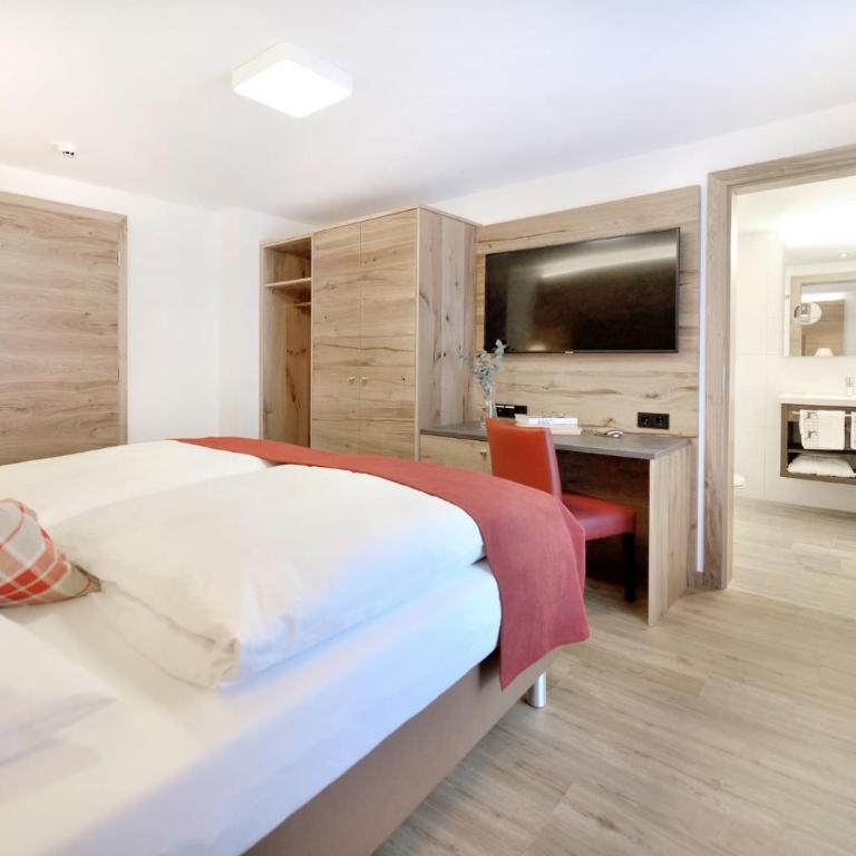 Hotel Alpina Superior - Doppelzimmer mit Balkon - 1