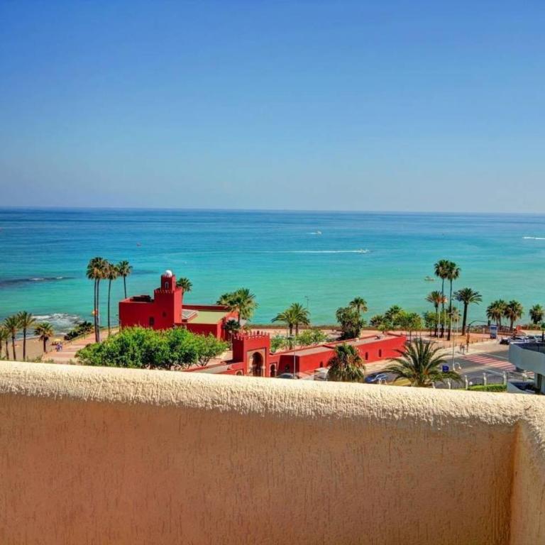 Large Apartment Side Sea View Benalbeach - Apartamento con balcón - 5