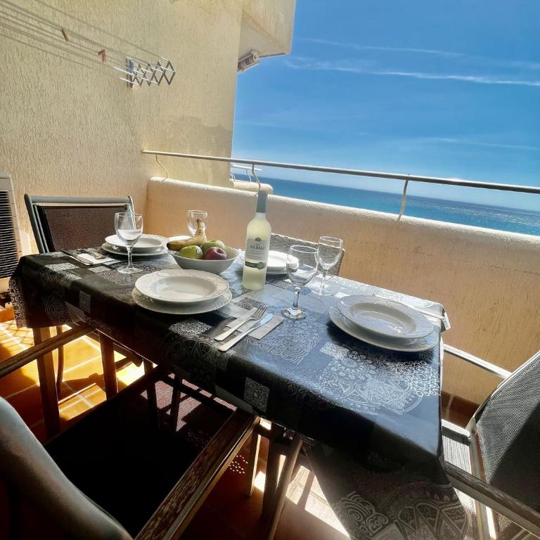 Benalbeach Beach Front Apartment - Apartamento con vistas al mar - 9