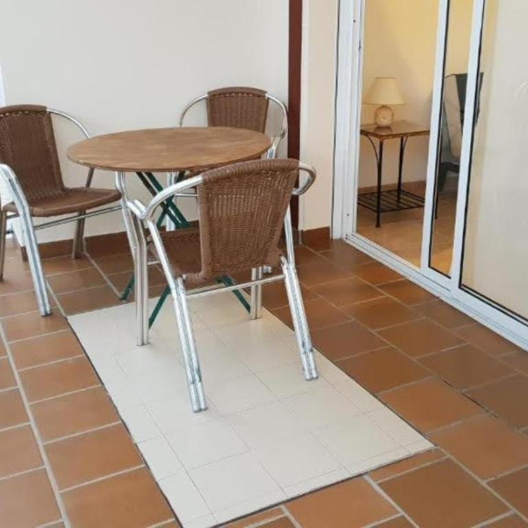 Apartamentos Latin - Apartamento de 2 dormitorios con vistas a la piscina - 4