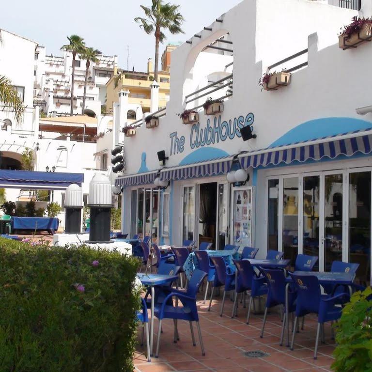2 bedroom apartment with pool and barbecue - Two-Bedroom Apartment - 13