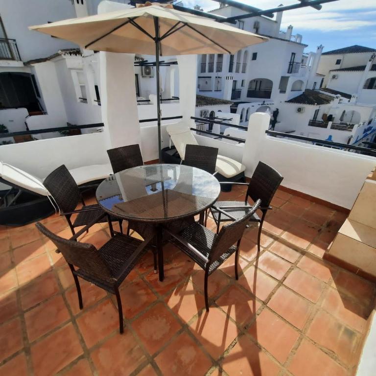 2 bedroom apartment with pool and barbecue - Two-Bedroom Apartment - 14