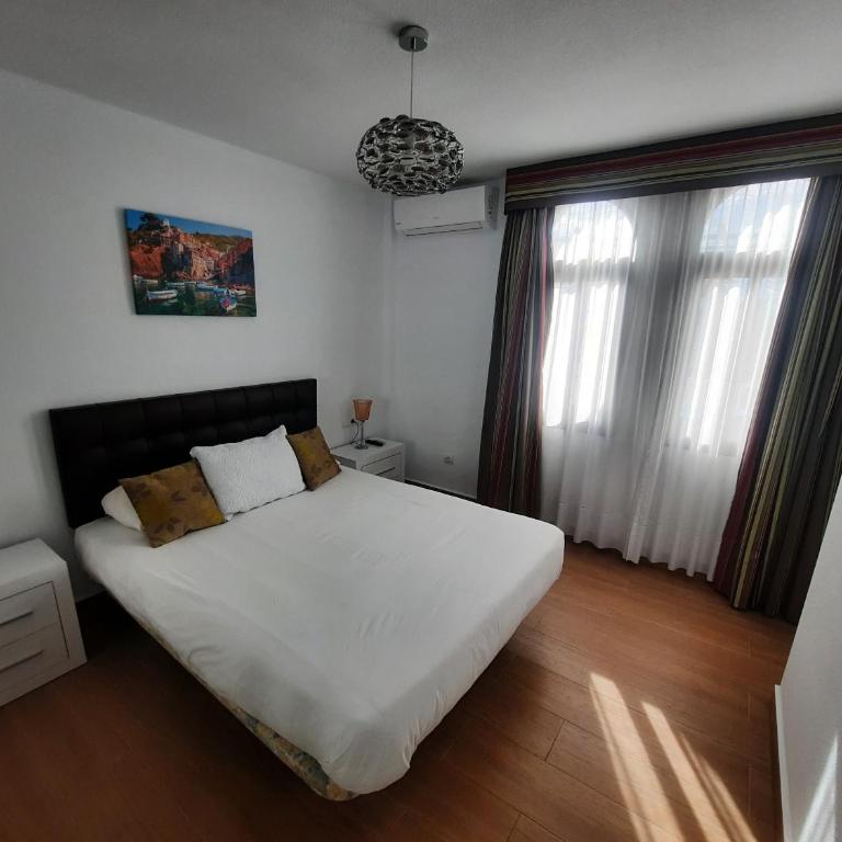 2 bedroom apartment with pool and barbecue - Two-Bedroom Apartment - 25