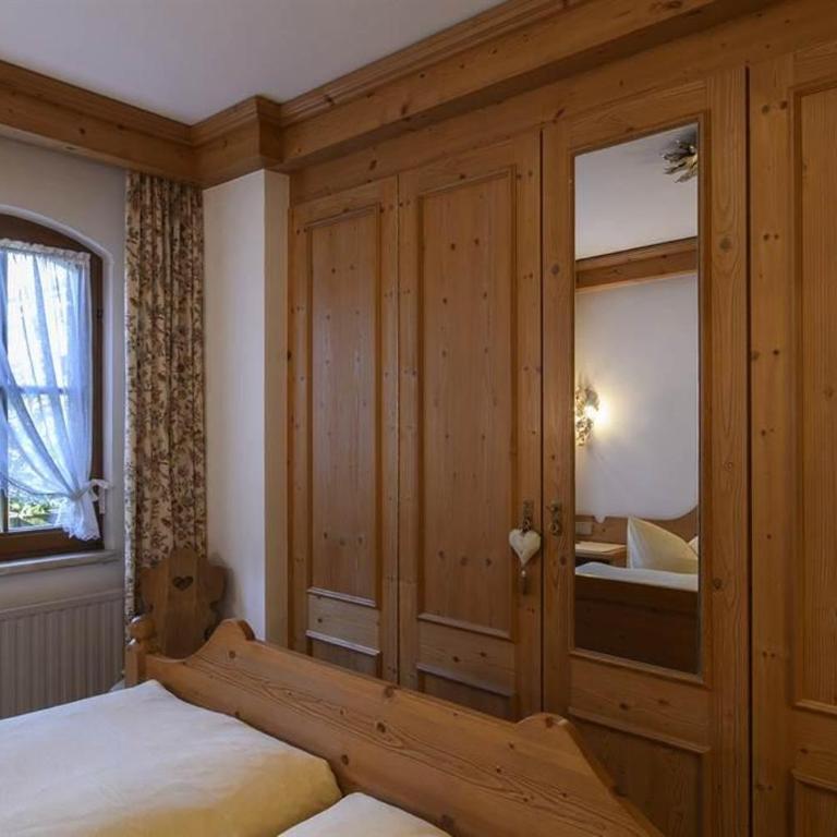 Alpasella Ferienwohnungen - Apartment mit 2 Schlafzimmern und Badezimmer - 60