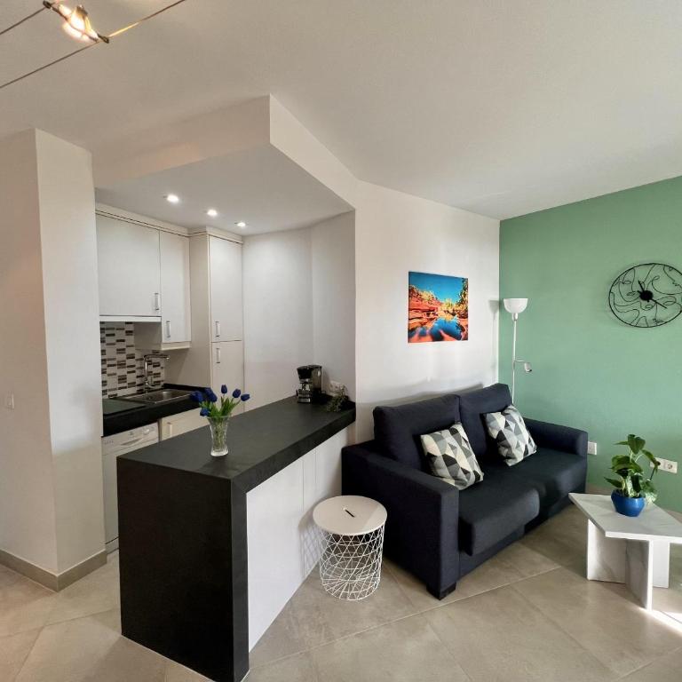 Modern Front Sea View Apartment in BenalBeach - Apartment with Sea View - 8