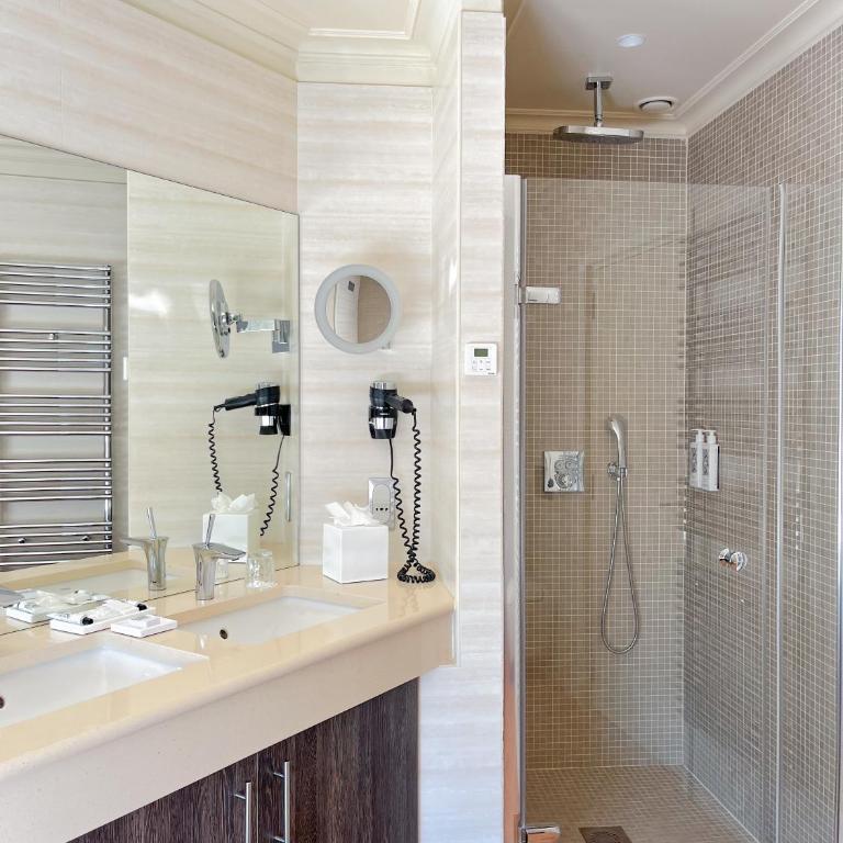 Hôtel La Pérouse Nice Baie des Anges - Suite Méditerranée - Vue sur Mer - 6
