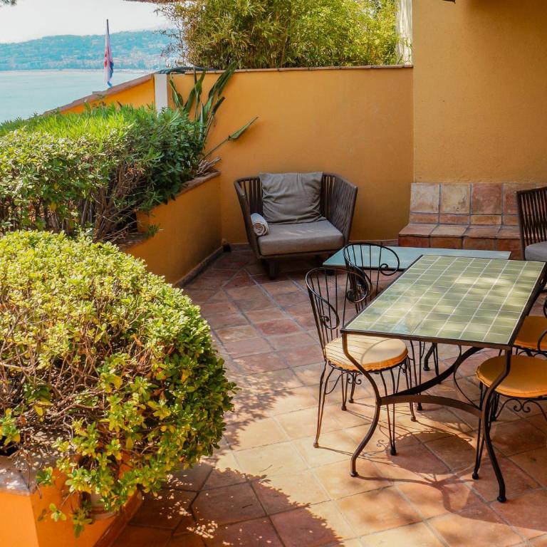 Hôtel La Pérouse Nice Baie des Anges - Suite Junior avec Balcon - Vue Complète sur Mer - 5