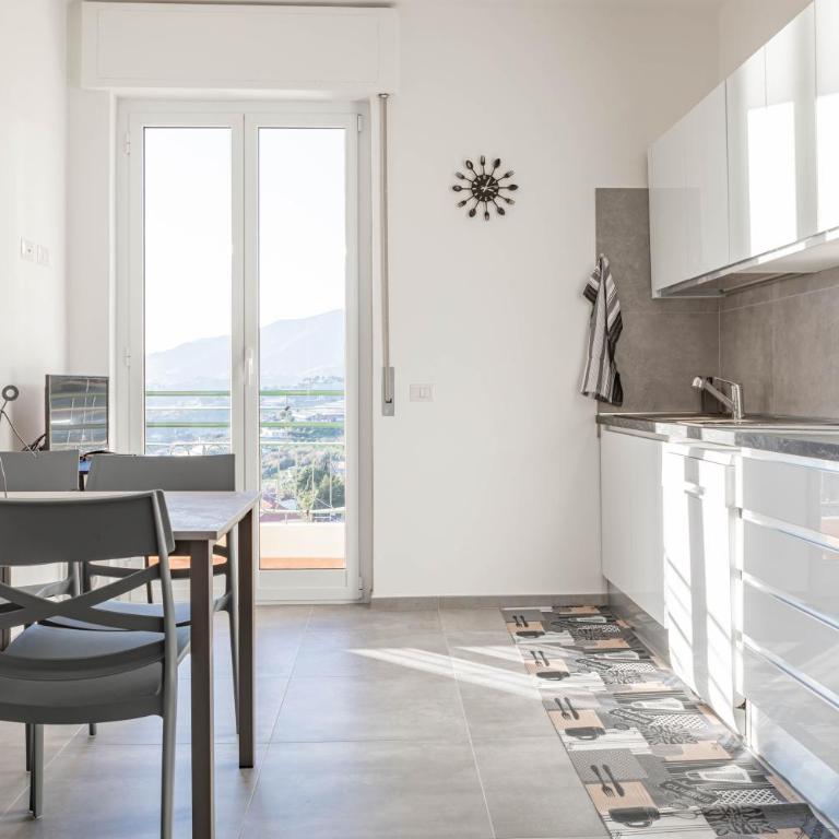 H11 [Ca' Nico] Vista Mare - Parcheggio - Appartamento con 2 Camere da Letto - 2
