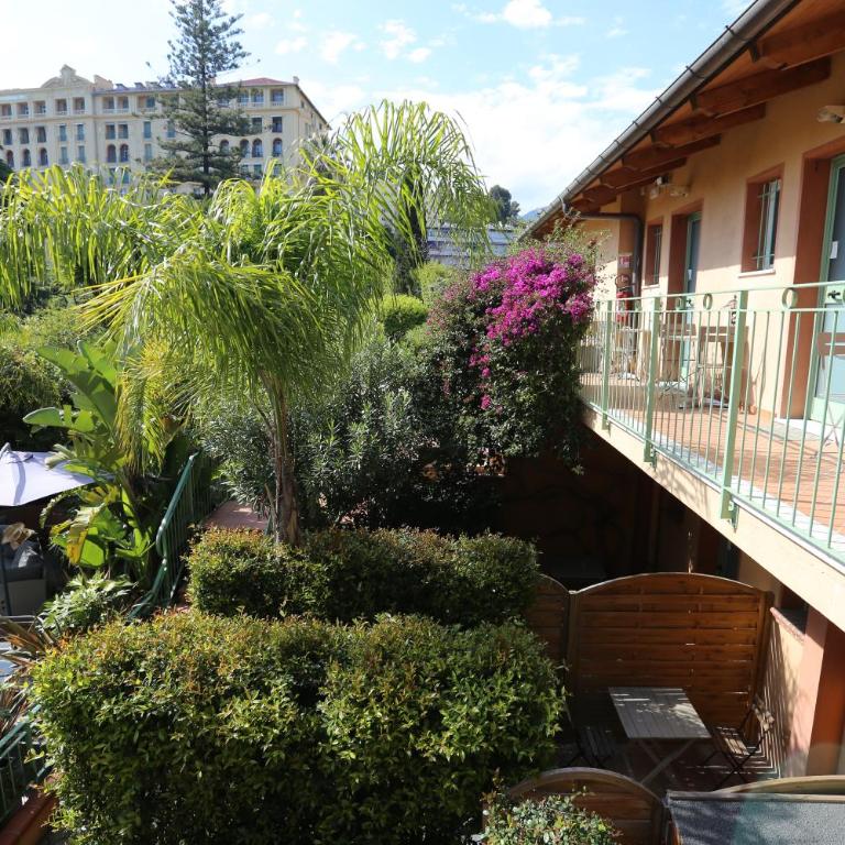 Hotel Pavillon Imperial - Chambre Double ou Lits Jumeaux Standard - Côté Jardin - 14