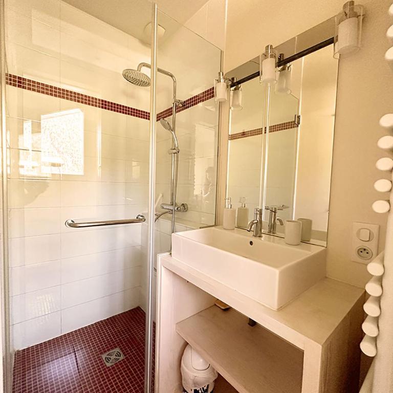 Duplex skis aux pieds centre village - 6 couchages - 2 salles de bain - Appartement 2 Chambres - 19