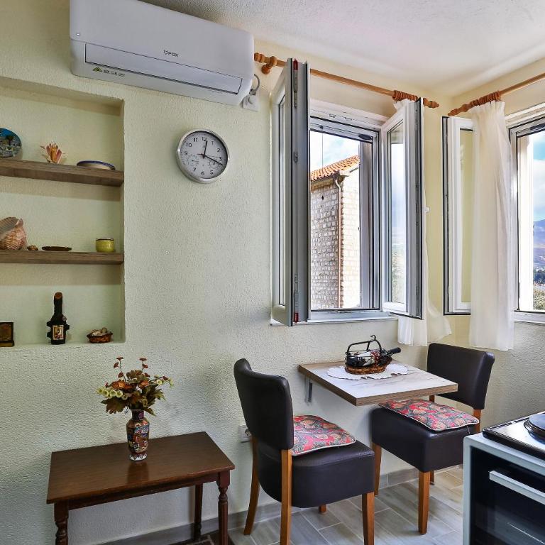 Basilica Apartments - Studio - 4