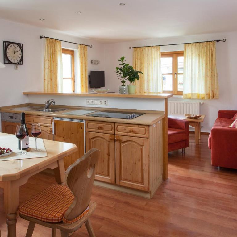 Gästehaus Eberhart - Apartment mit 1 Schlafzimmer - 1