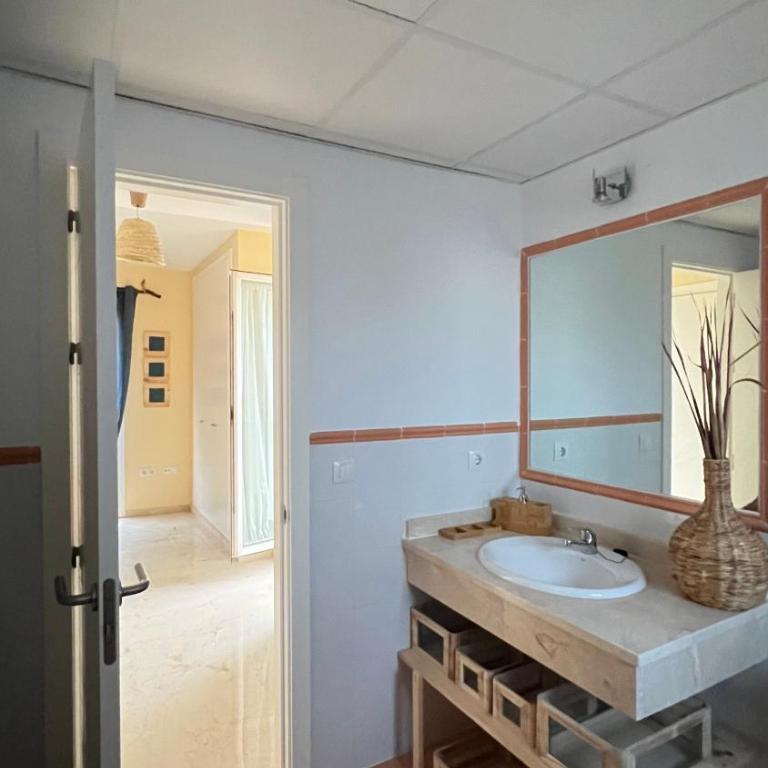 Casa Pez - Three-Bedroom House - 59