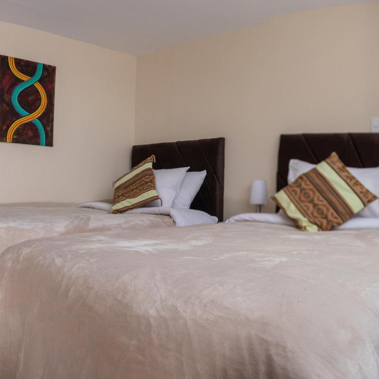 La Puerta Del Sol - Twin Room with Private Bathroom - 9