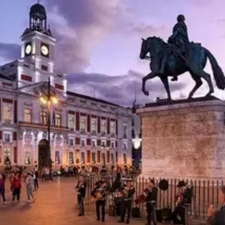 Puerta del Sol House - One-Bedroom Apartment - 51