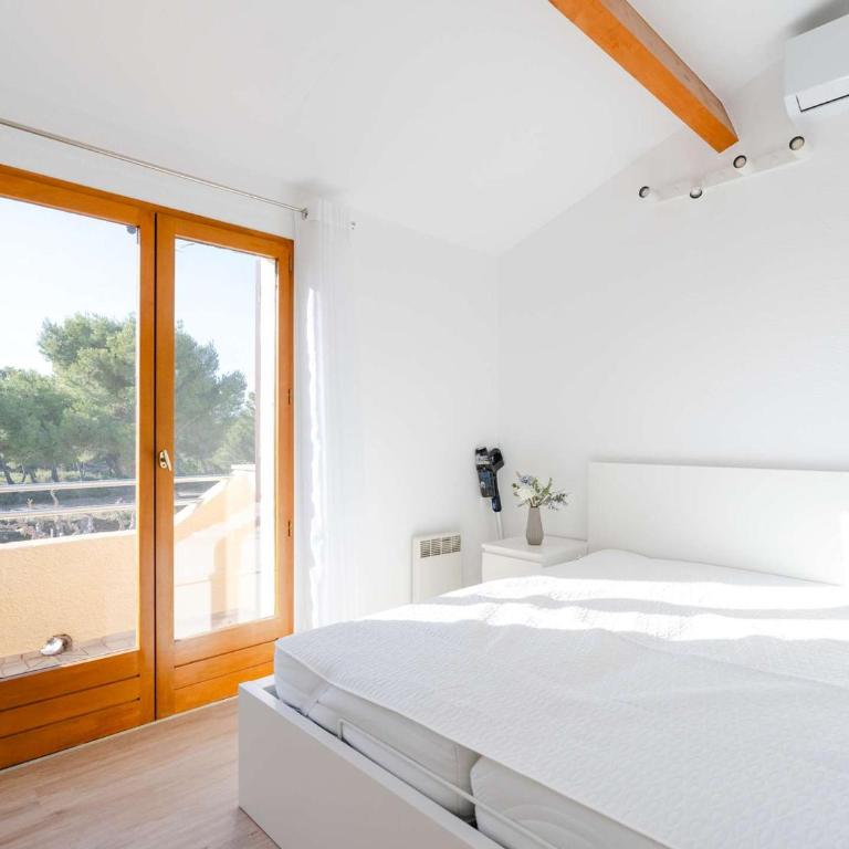 Pavillon T3 avec piscine, climatisation et parking à Narbonne-Plage - FR-1-409-248 - Villa - 10