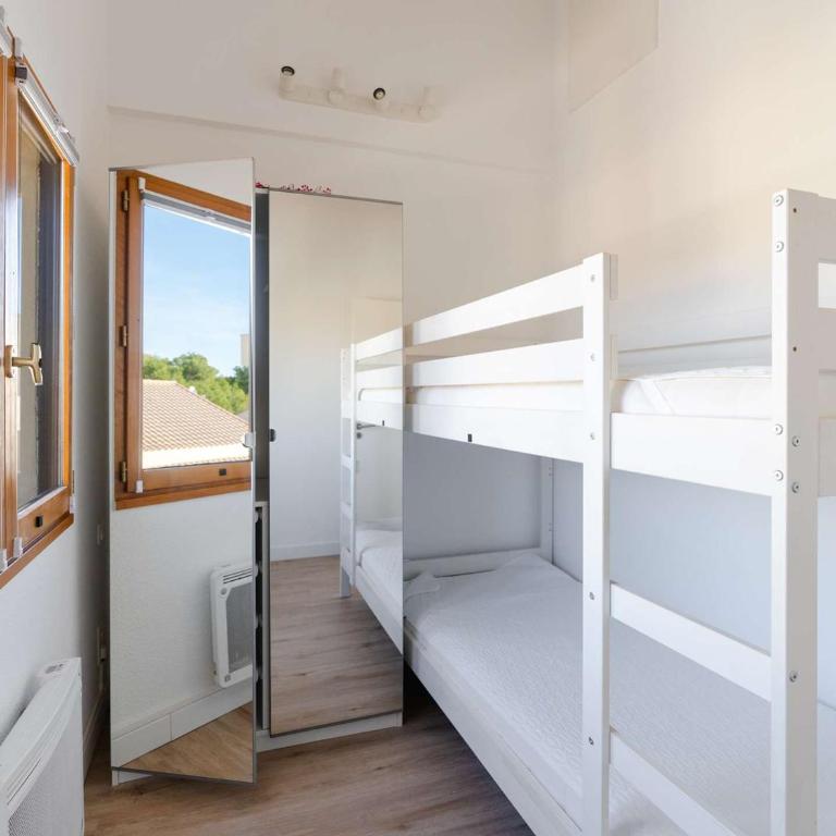 Pavillon T3 avec piscine, climatisation et parking à Narbonne-Plage - FR-1-409-248 - Villa - 11