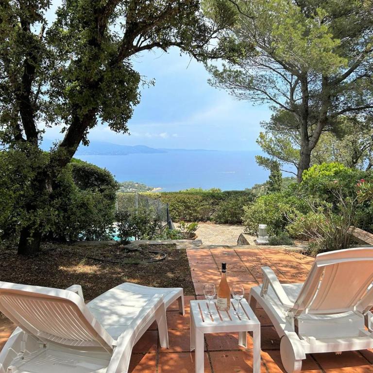 Villa 4 pièces avec piscine privée dans domaine privé, 5 couchages, Bormes-les-Mimosas - FR-1-251-532 - Maison de Vacances - 1