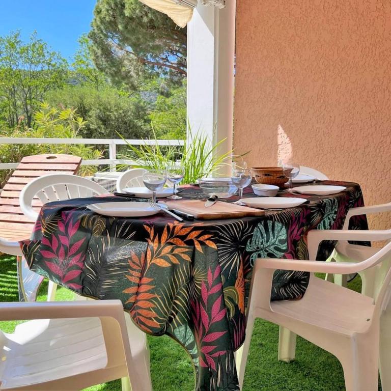 Appartement cosy à Cavalière avec terrasse, proche plage et commerces, 6 couchages - FR-1-251-546 - Appartement - 2