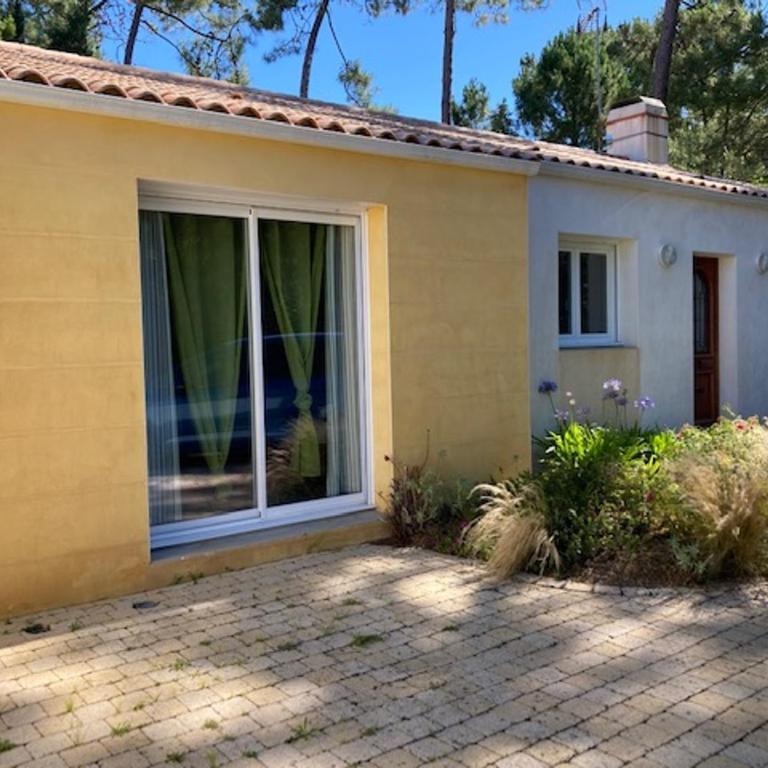 Spacieuse maison à St Jean de Monts, animaux admis, parking - FR-1-323-495 - Maison de Vacances - 1