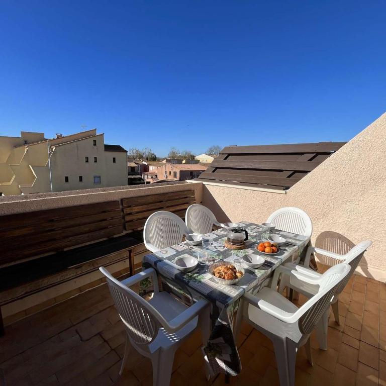 Duplex central avec terrasse, parking et équipements modernes pour 6 personnes à Marseillan - FR-1-387-201 - Appartement - 11