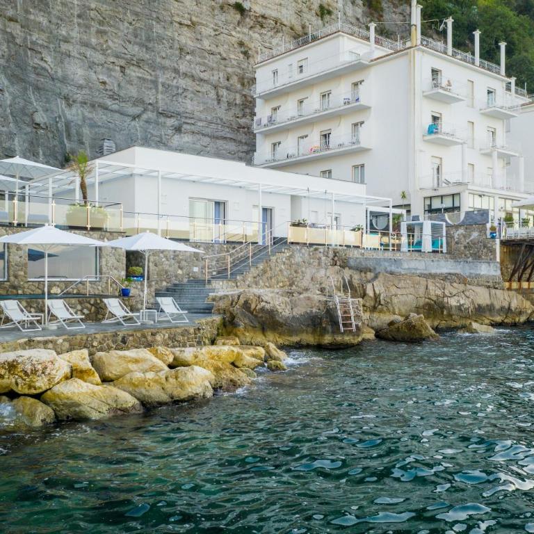 Amore Rentals - Villa del Maggiore - Villa Deluxe - 55