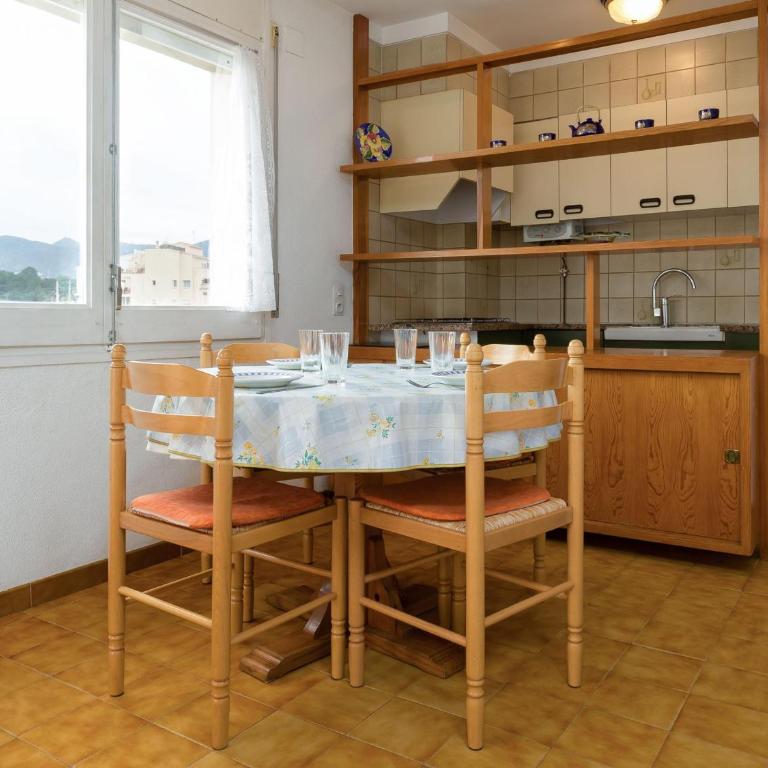 Apartamento luminoso a 50m de la playa con parking - ES-228-28 - Apartamento - 12