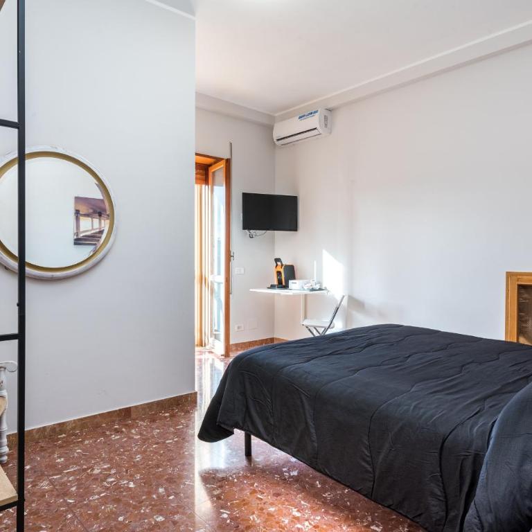 Travelershome Ciampino&Morena GuestHouse - Camera Deluxe Matrimoniale/Doppia con Letti Singoli con Vista Giardino - 6