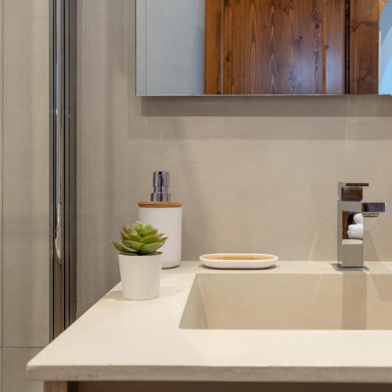 GuestHost - Piazza Artigiani Pisa Lovely Apartment - Two-Bedroom Apartment - 16