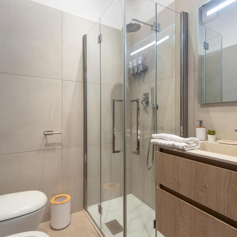 GuestHost - Piazza Artigiani Pisa Lovely Apartment - Two-Bedroom Apartment - 17