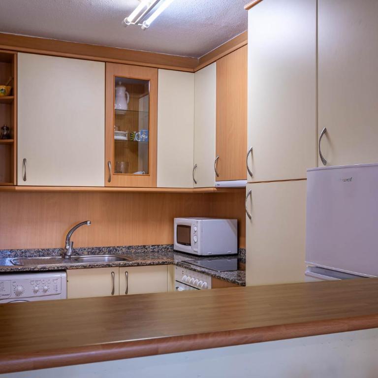 AT044 Cerca de la playa, con piscina y airco - Two-Bedroom Apartment - 15