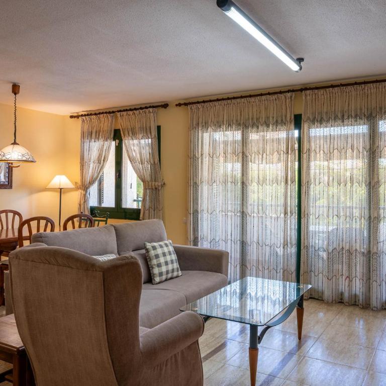 AT044 Cerca de la playa, con piscina y airco - Two-Bedroom Apartment - 11
