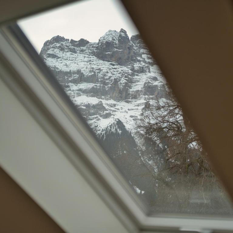 Eiger View Alpine Lodge - Studio mit kleiner Badewanne - 11