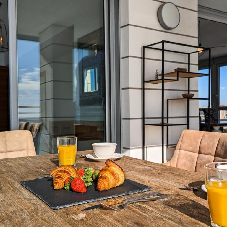 BAUPRES premium apartment - Three-Bedroom Apartment - 11