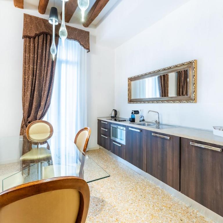 San Teodoro Palace - Luxury Apartments - One-Bedroom Premium Apartment - 12