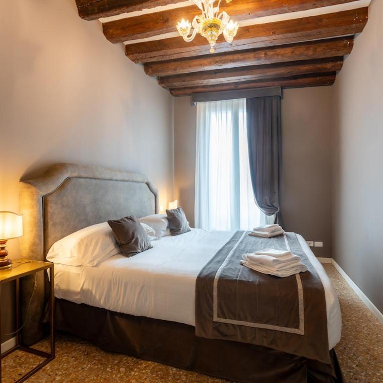 San Teodoro Palace - Luxury Apartments - Executive Two-Bedroom Apartment - 12