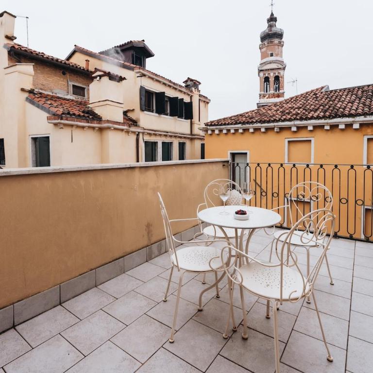 San Teodoro Palace - Luxury Apartments - Superior Three-Bedroom Apartment with Terrace - Split Level - 10