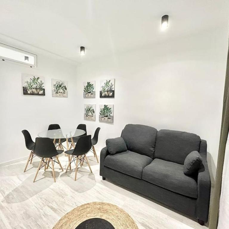 Centro Legazpi 1 - Three-Bedroom Apartment - 2