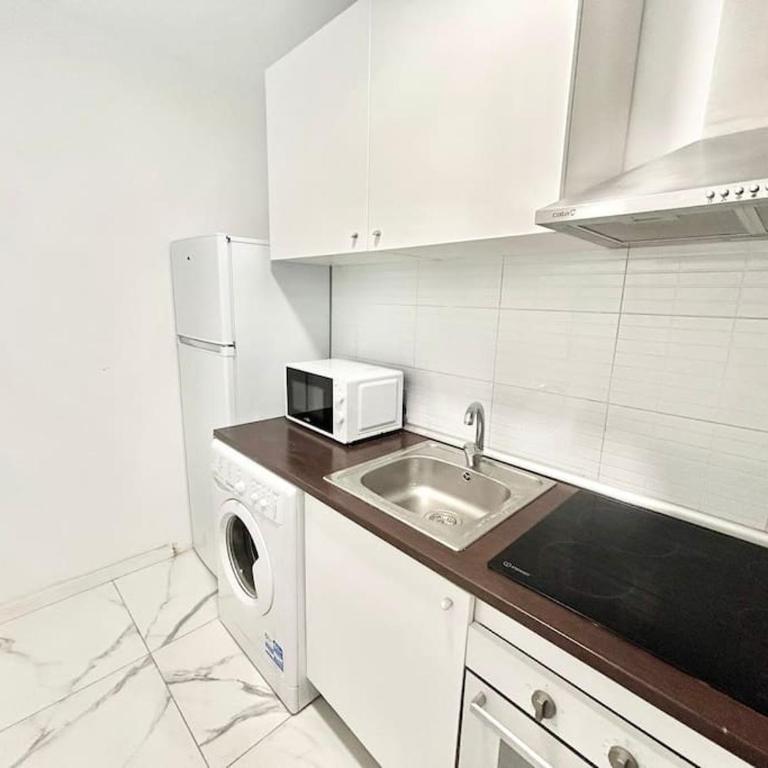 Centro Legazpi 1 - Three-Bedroom Apartment - 28