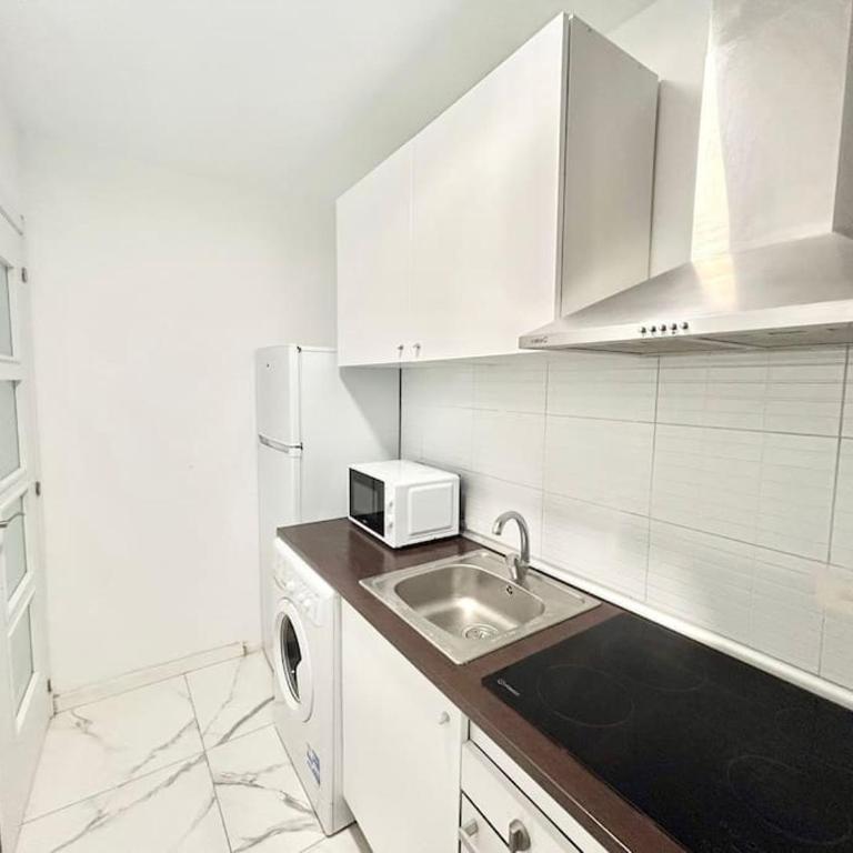 Centro Legazpi 1 - Three-Bedroom Apartment - 29