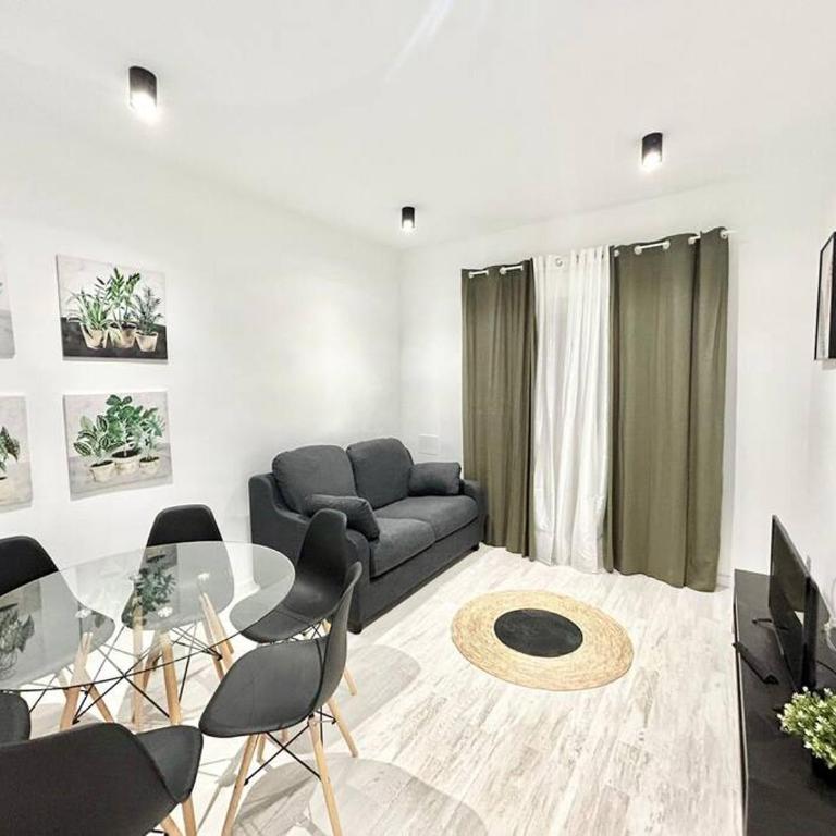 Centro Legazpi 1 - Three-Bedroom Apartment - 1