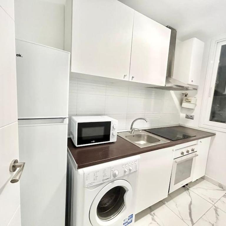 Centro Legazpi 1 - Three-Bedroom Apartment - 27