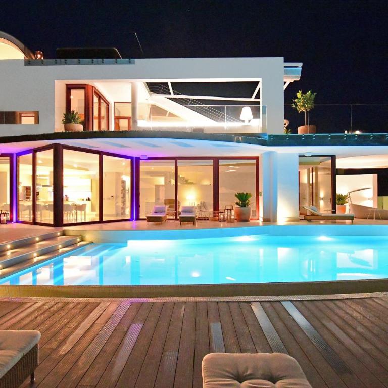 Luxury Villa with Jacuzzis near Puerto Banús - Villa - 55