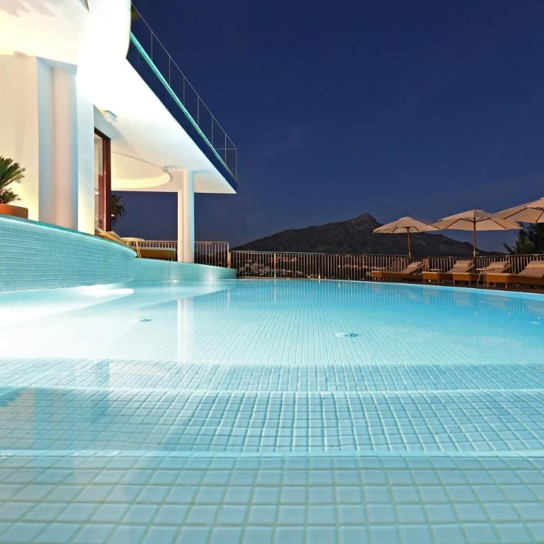 Luxury Villa with Jacuzzis near Puerto Banús - Villa - 43