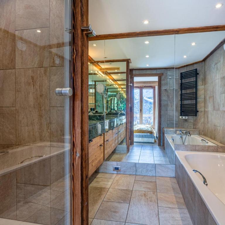 Appartement luxe 4 pièces + studio, terrasse Sud, centre Val-d'Isère, 2023, 8 personnes - FR-1-694-149 - Appartement - 12