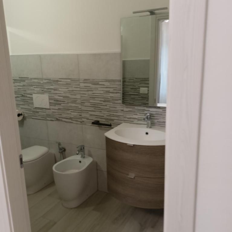 La Dea Rooms - Camera Matrimoniale Deluxe con Bagno Privato - 5