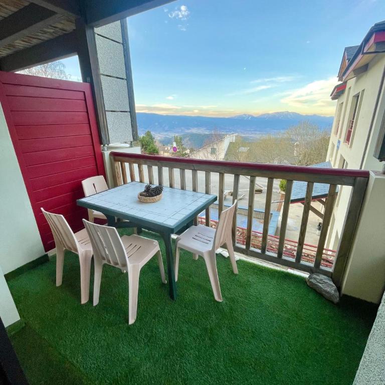 CHARMANT T3 AVEC VUE MONTAGNE et PARKING PRIVATIF - Appartement 2 Chambres - 12