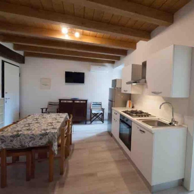 La casa del Pino a due passi dal lago - Appartamento con 1 Camera da Letto - 10