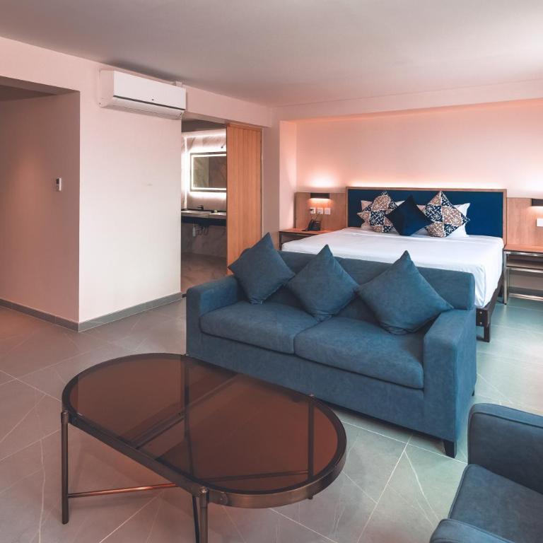 Lyz Business Hotel Piura - Suite con cama extragrande - 2